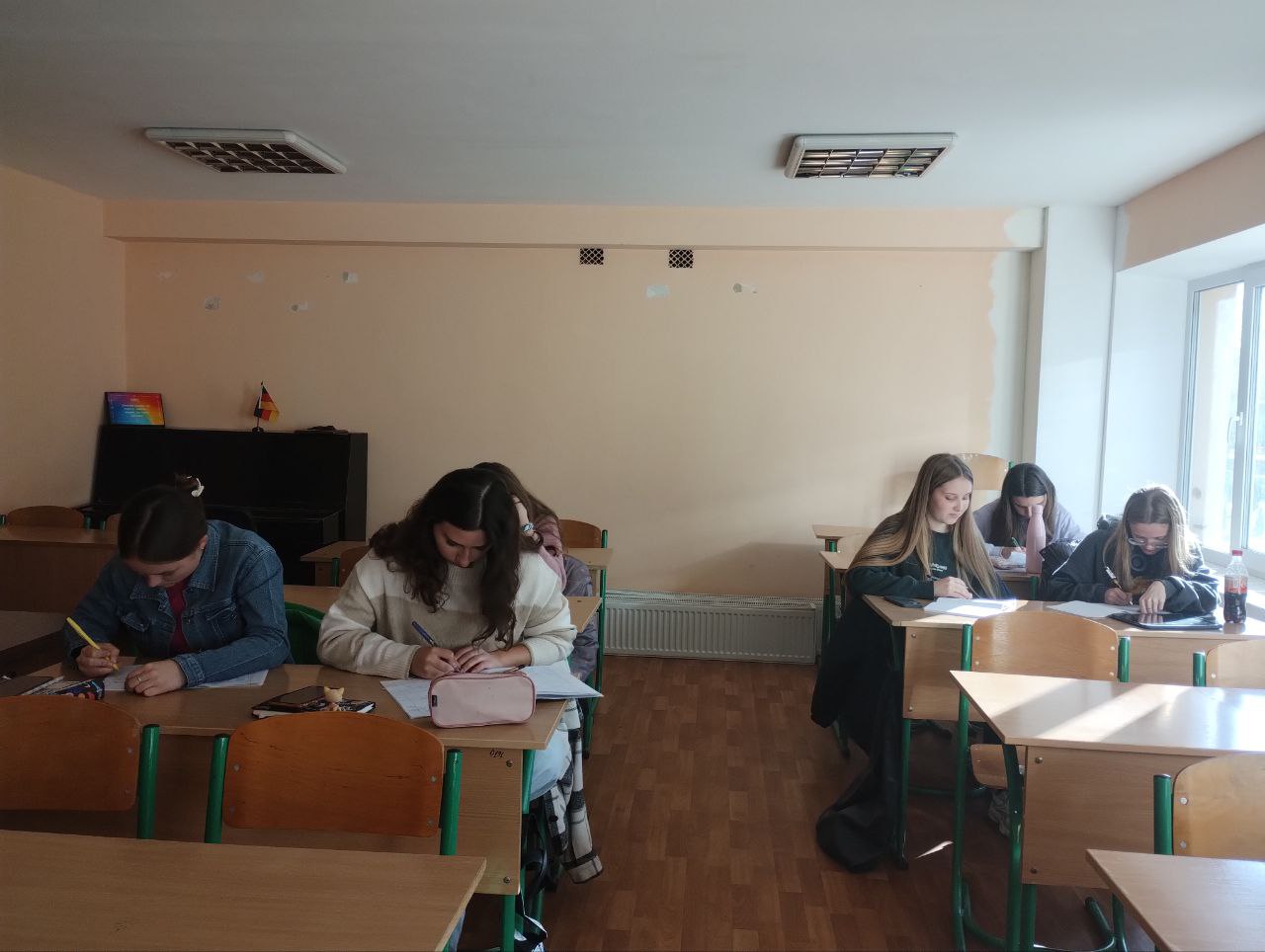 Студенти Українського гуманітарного інституту написали радіодиктант «Треба жити!»