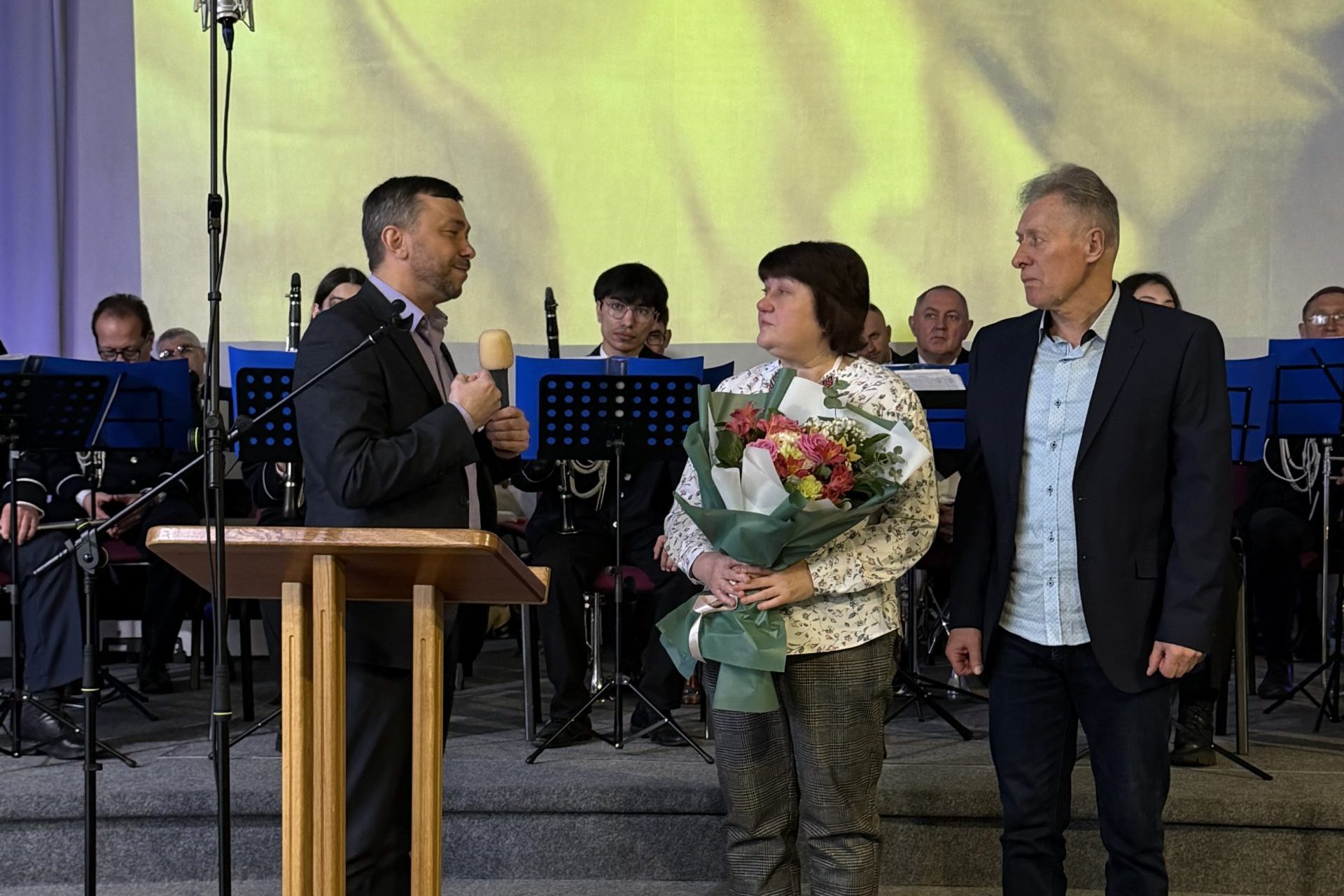 «Світло крізь морок» в УГІ відбулася презентація збірки Олександра Чабаха