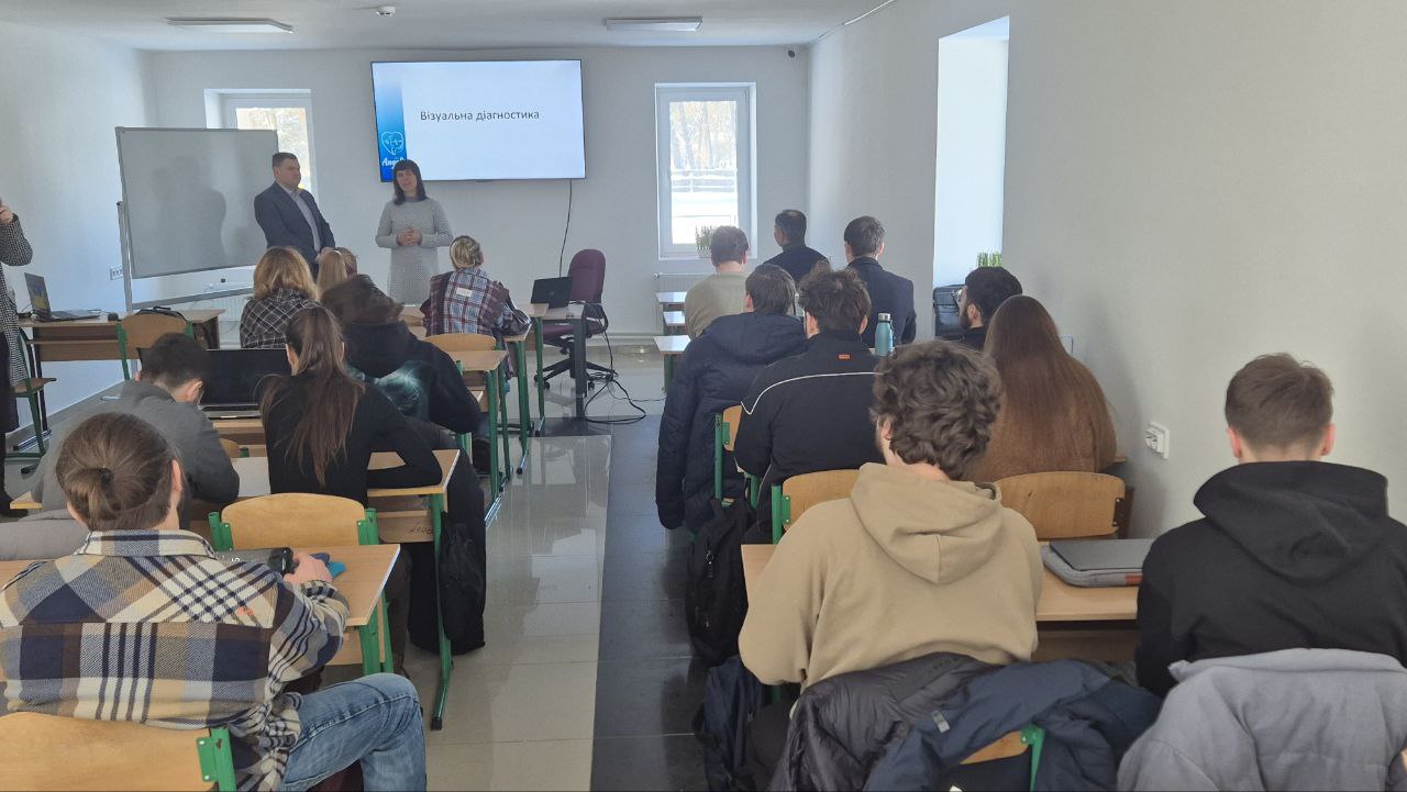 Про спілкування з військовими говорили на тренінгу